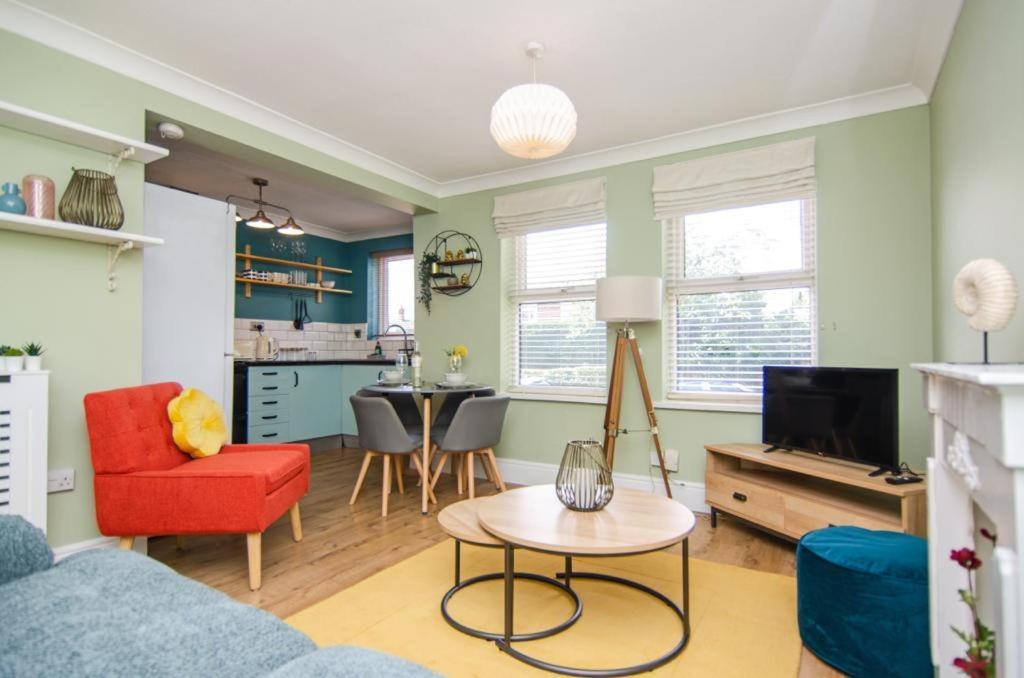 Cosy Lichfield Apartment المظهر الخارجي الصورة